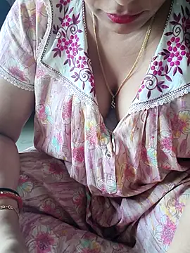 Snapshot of samitasharma chatting on 13, 7, 2026 samitasharma online show from 13, 7, 2026