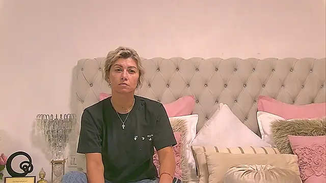 Snapshot of IvyDumont chatting on 22, 3, 2025 IvyDumont online show from 22, 3, 2025