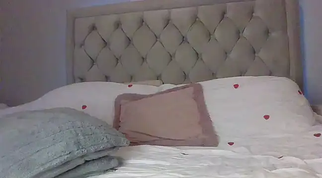 Snapshot of diamondgalxo chatting on 19, 2, 2025 diamondgalxo online show from 19, 2, 2025