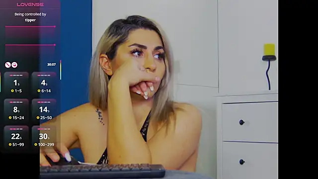 CelineMeyerr online show from 15, 10, 2025