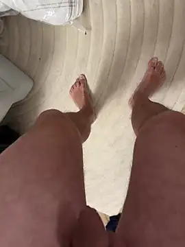 Snapshot of rundum40 chatting on 4, 1, 2025 rundum40 online show from 4, 1, 2025