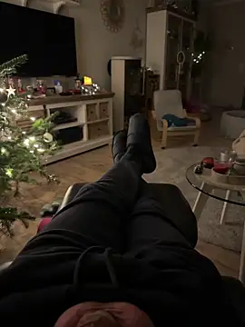 Snapshot of rundum40 chatting on 13, 12, 2024 rundum40 online show from 13, 12, 2024