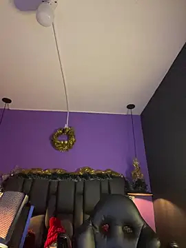 Lyon vach online show from 4, 12, 2025