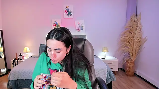 Icysweetcam online show from 17, 4, 2026