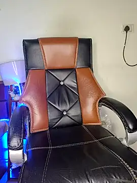 Black-Pearll online show from 21, 3, 2025