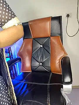 Black-Pearll online show from 19, 3, 2025