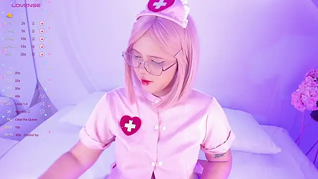 Snapshot of NanaOsaky chatting on 18, 9, 2025 NanaOsaky online show from 18, 9, 2025