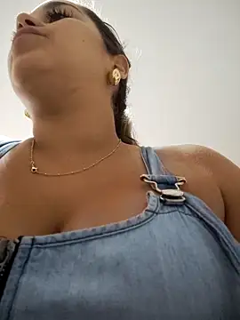 LaurenWelly  online show from 12, 10, 2025