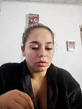 LaurenWelly  online show from 1, 12, 2025