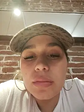 LaurenWelly  online show from 24, 11, 2025