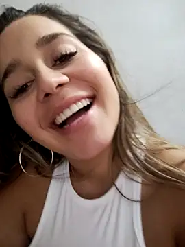 LaurenWelly  online show from 5, 10, 2025