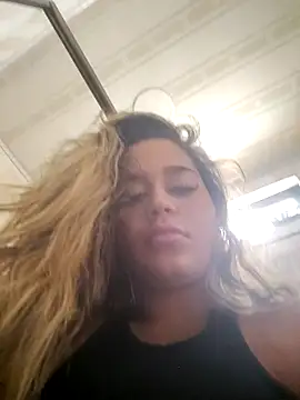 LaurenWelly  online show from 1, 10, 2025