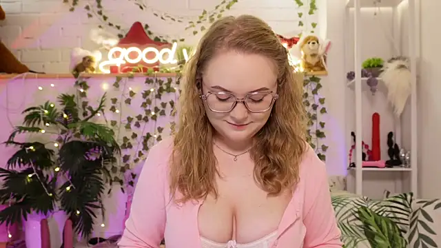 MonicaAsis online show from 23, 11, 2025