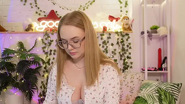 MonicaAsis online show from 20, 12, 2025