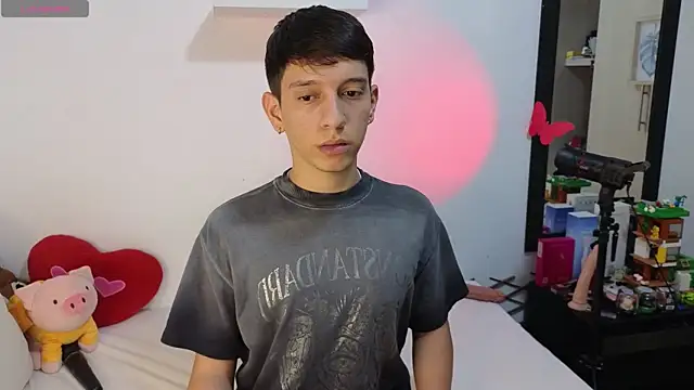 milky  boy  online show from 7, 4, 2026