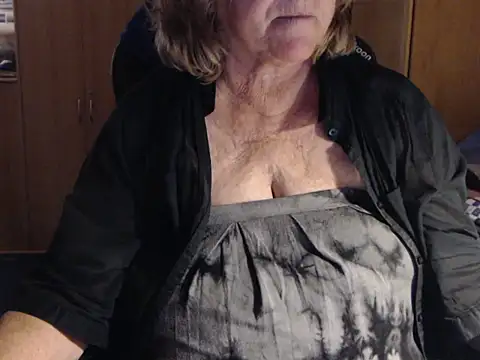 Snapshot of _sunshine__ chatting on 7, 5, 2026 sunshine online show from 7, 5, 2026