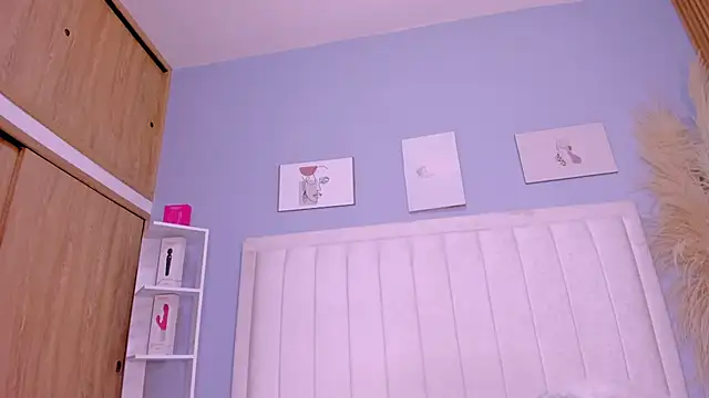 Paula-Brown1 online show from 6, 10, 2025