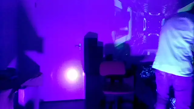 Snapshot of brunoguunot chatting on 27, 11, 2025 brunoguunot online show from 27, 11, 2025