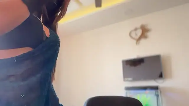 Hotty-Sana online show from 6, 2, 2026