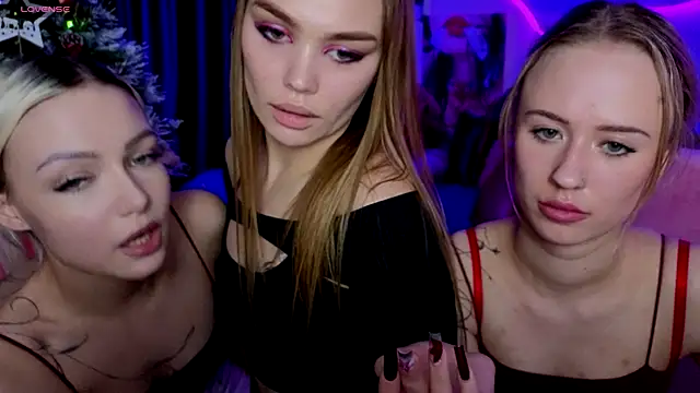 SashaBrooks online show from 13, 12, 2025