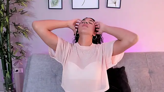 candyy bella online show from 14, 2, 2025