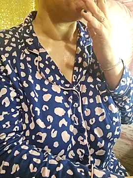 Foxlady2271 online show from 14, 2, 2025