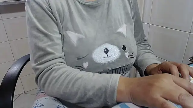 Foxlady2271 online show from 9, 11, 2025