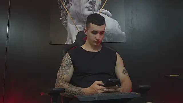 Snapshot of JacksonOlsenn chatting on 28, 11, 2025 JacksonOlsenn online show from 28, 11, 2025