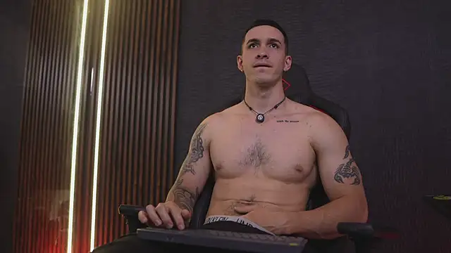 JacksonOlsenn online show from 4, 4, 2026