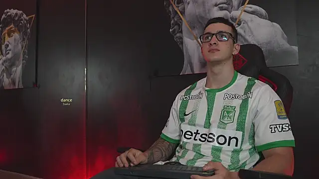 Snapshot of JacksonOlsenn chatting on 11, 11, 2025 JacksonOlsenn online show from 11, 11, 2025