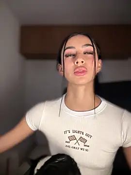 maddy bronw  online show from 23, 2, 2025