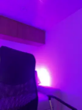 maddy bronw  online show from 21, 2, 2025