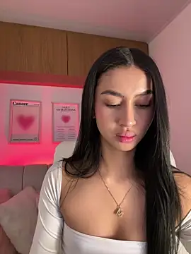 maddy bronw  online show from 18, 9, 2025