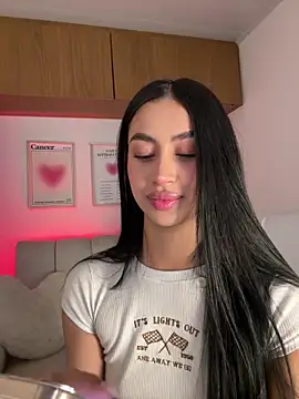 maddy bronw  online show from 22, 9, 2025