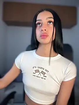 maddy bronw  online show from 28, 2, 2025