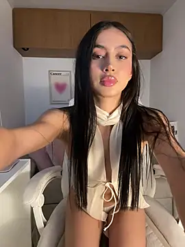 Snapshot of maddy_bronw_ chatting on 21, 7, 2026 maddy bronw online show from 21, 7, 2026
