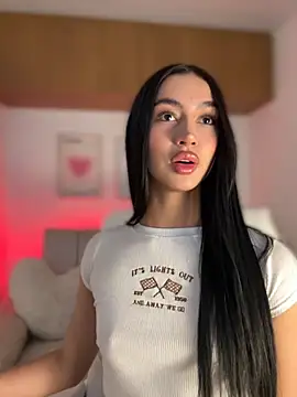 maddy bronw  online show from 15, 10, 2025