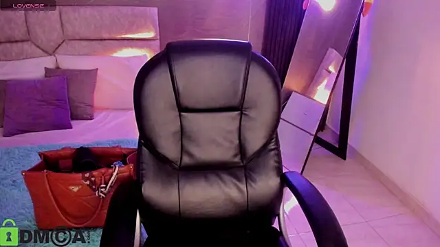 Cristal  adams online show from 12, 1, 2026