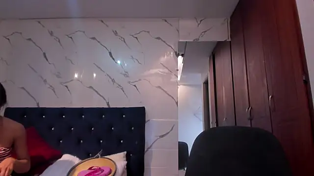 evelyn wine online show from 2, 10, 2025