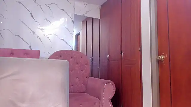 evelyn wine online show from 2, 12, 2025