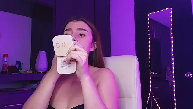 TinaJonnes  online show from 14, 4, 2026