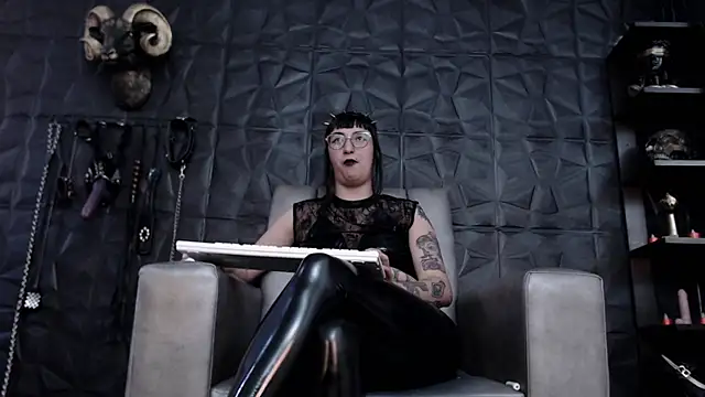 Agata Darkness online show from 1, 3, 2025