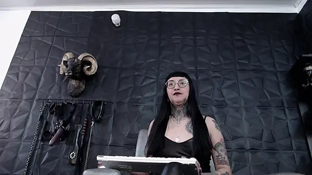 Agata Darkness online show from 8, 9, 2025