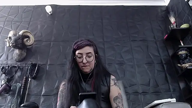Agata Darkness online show from 28, 4, 2026