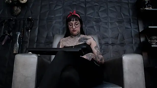 Agata Darkness online show from 26, 11, 2025