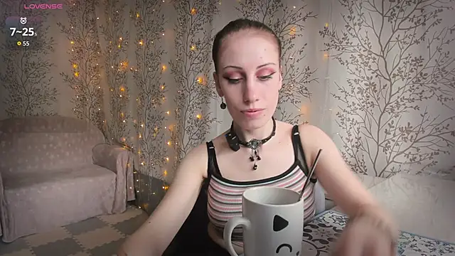 Snapshot of Mary0Lou chatting on 6, 5, 2026 Mary0Lou online show from 6, 5, 2026