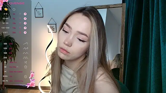 Evia r0se online show from 5, 12, 2024