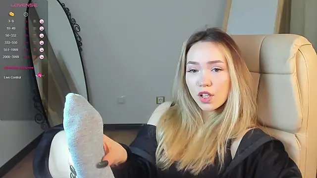 Evia r0se online show from 17, 1, 2025