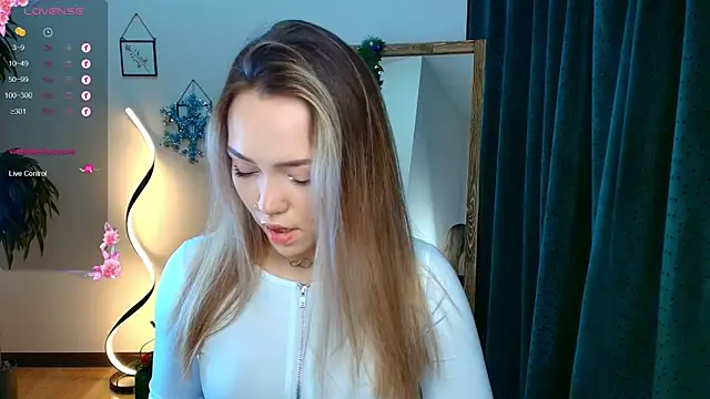 Evia r0se online show from 21, 12, 2024