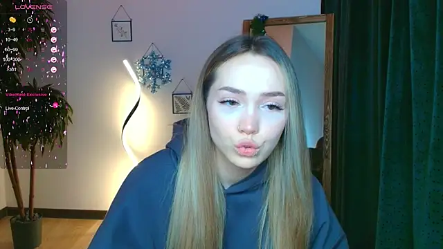 Evia r0se online show from 3, 1, 2025